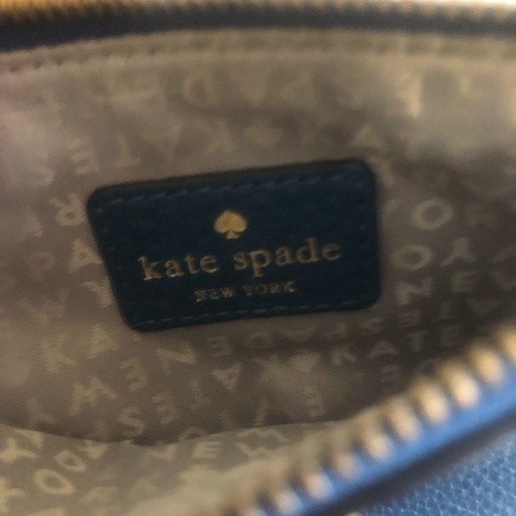 Kate Spade teel leather zippered wristlet‎ 6 inches wide by 4 inches tall - Picture 5 of 7